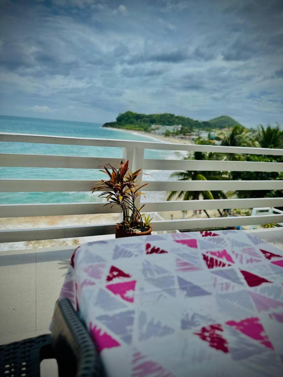 Playa Blanca Beach Resort (Adults Only) Puerto Galera Eksteriør billede